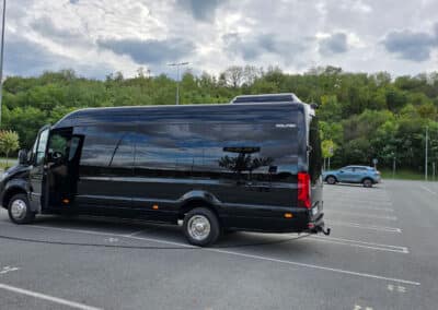 Najnoviji luksuzni minibus 2024